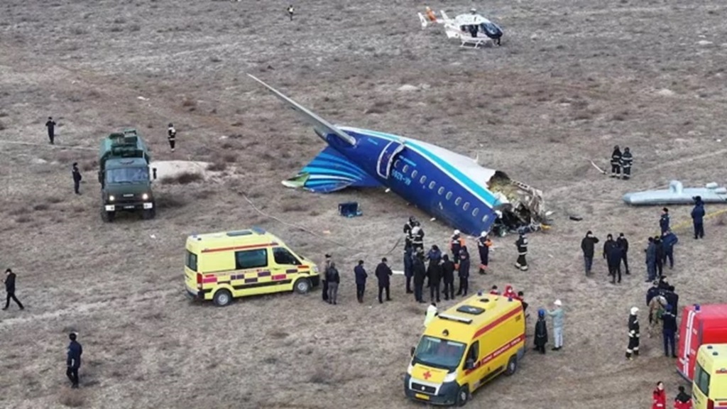 কাজাখস্তানে বিমান বিধ্বস্ত; জীবিত উদ্ধার ২৫ জন