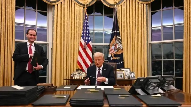 বিদেশে সহায়তা কার্যক্রম ও অনুমোদন স্থগিত করেছে যুক্তরাষ্ট্র