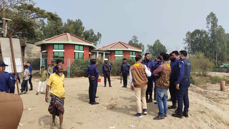 নরসিংদীতে সাবেক এবং বর্তমান চেয়ারম্যান সমর্থকদের সংঘর্ষ; নিহত ২