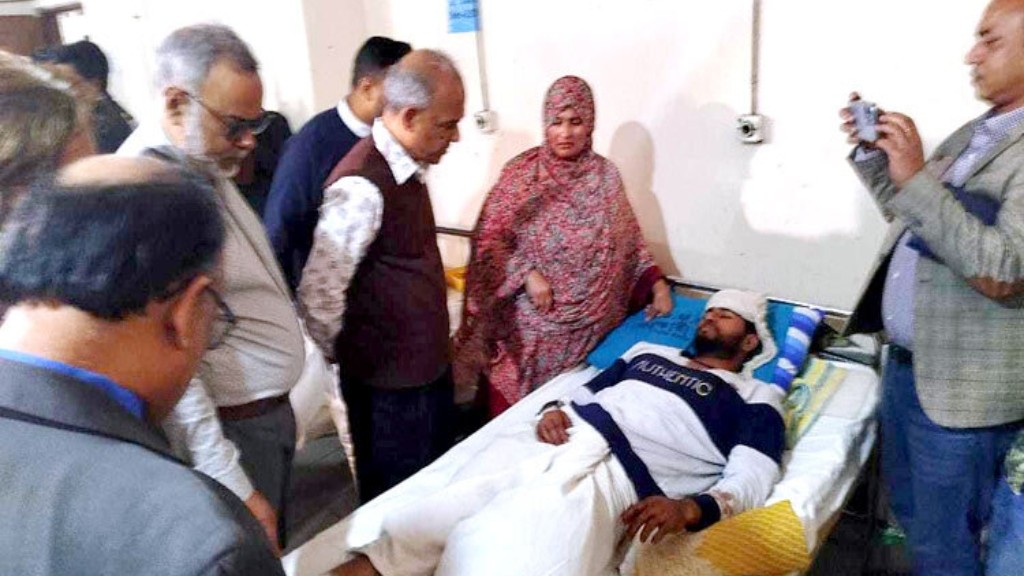 গাজীপুরে শিক্ষার্থীদের ওপর হামলাকারিদের সর্বোচ্চ বিচার নিশ্চিত করা হবে: স্বরাষ্ট্র উপদেষ্টা।