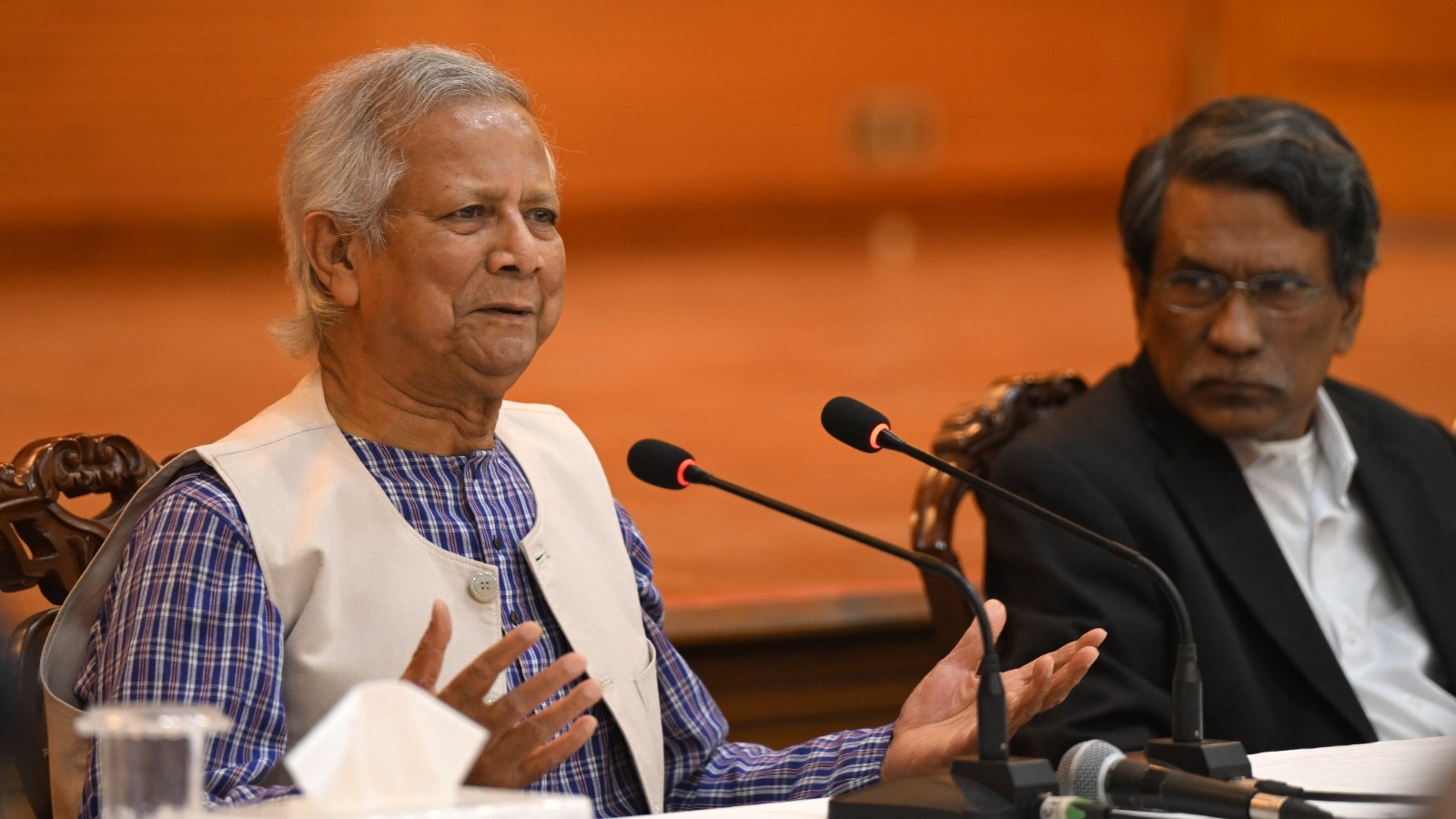 জাতীয় ঐকমত্য কমিশনের বৈঠক শুরু