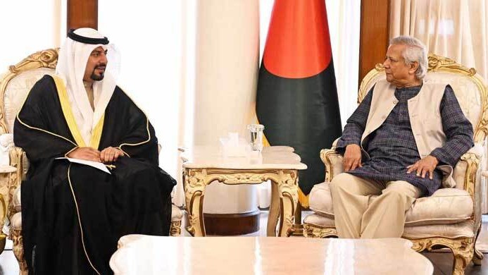 কুয়েতকে তেল শোধনাগার নির্মাণে বিনিয়োগের আহ্বান প্রধান উপদেষ্টার  