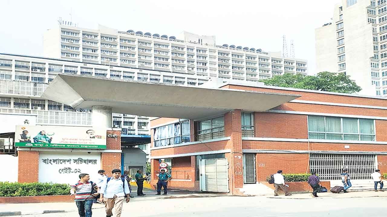 ঈদের আগে শেষ কর্মদিবস আজ