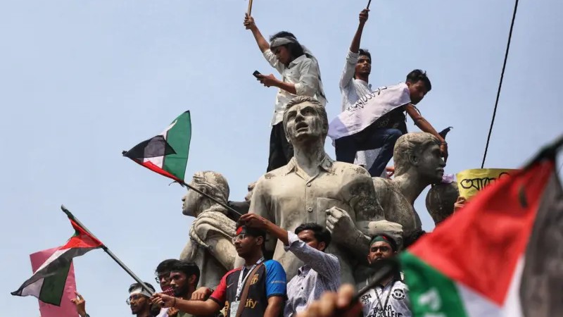 গাজায় হামলার প্রতিবাদে দেশের বিভিন্ন জেলায় বিক্ষোভ