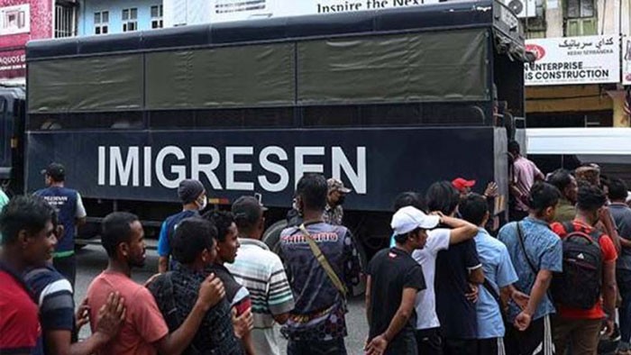 মালয়েশিয়ায় অভিযানে ১৬৫ বাংলাদেশিসহ ৫০৬জন আটক