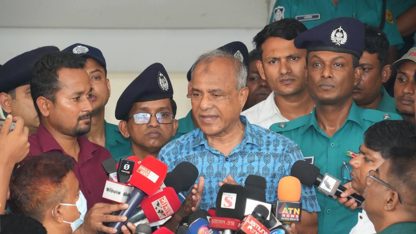 তদন্তে দোষী হলে আইনের আওতায় আসবেন আবদুল হামিদ: স্বরাষ্ট্র উপদেষ্টা