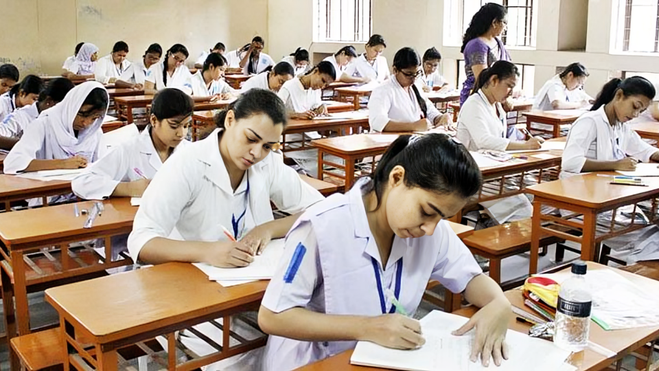 বৃহস্পতিবার শুরু এইচএসসি ও সমমানের পরীক্ষা।