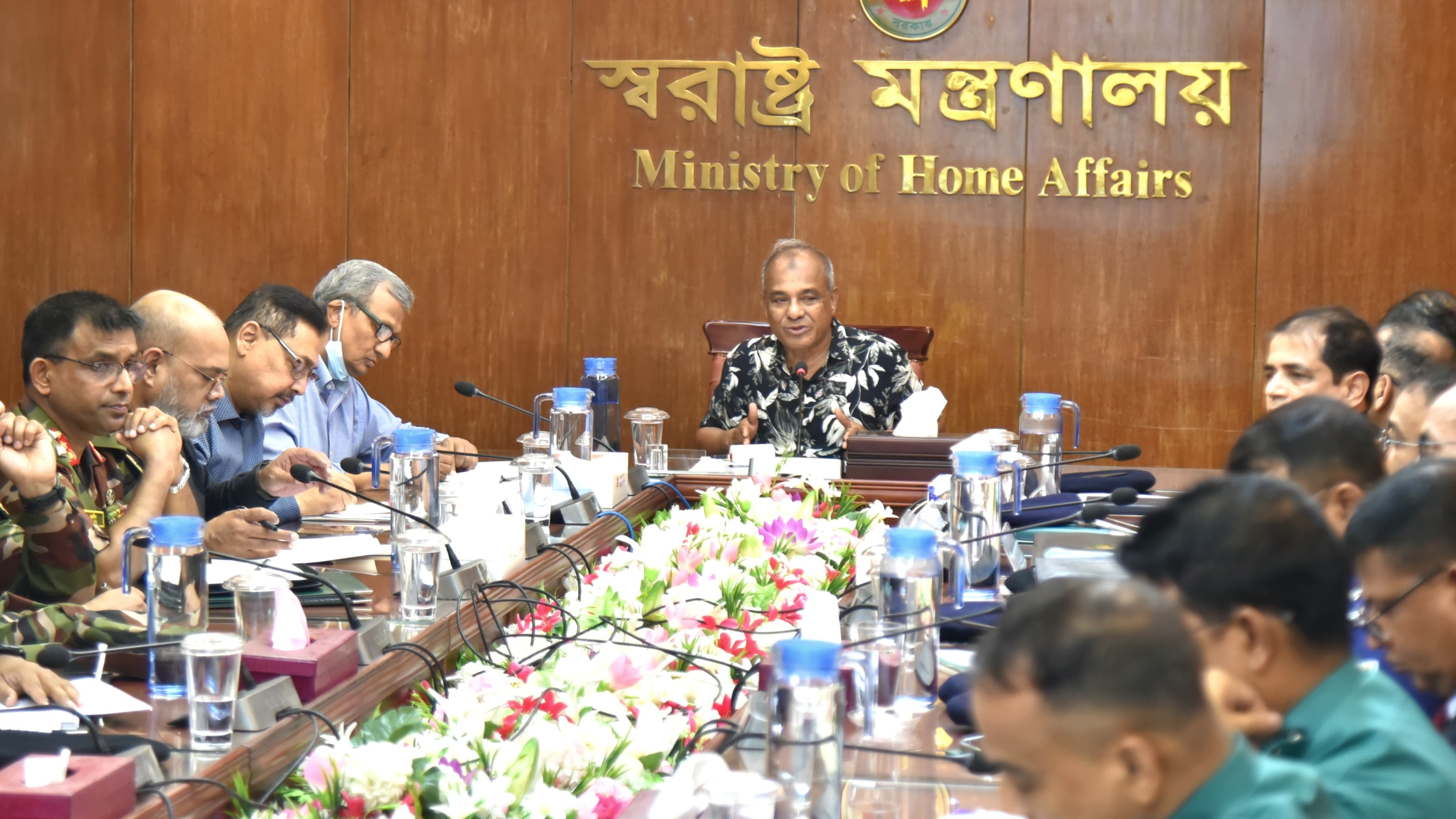 পরিস্থিতি বুঝে গোপালগঞ্জে ব্যবস্থা নিয়েছে আইনশৃঙ্খলাবাহিনী: স্বরাষ্ট্র উপদেষ্টা