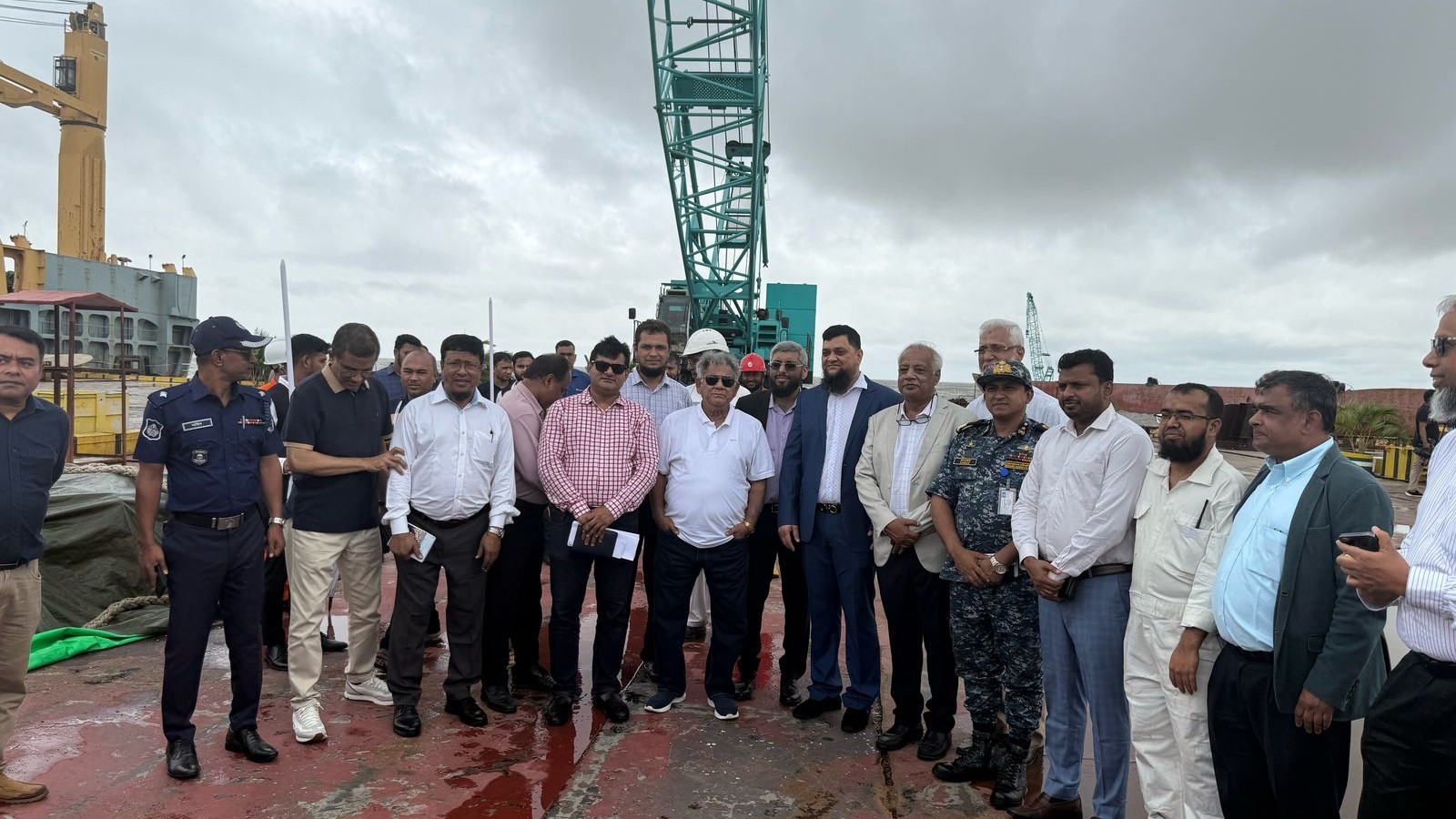 জাহাজ ভাঙা শিল্পে আন্তর্জাতিকমান নিশ্চিতে বদ্ধপরিকর সরকার: উপদেষ্টা সাখাওয়াত