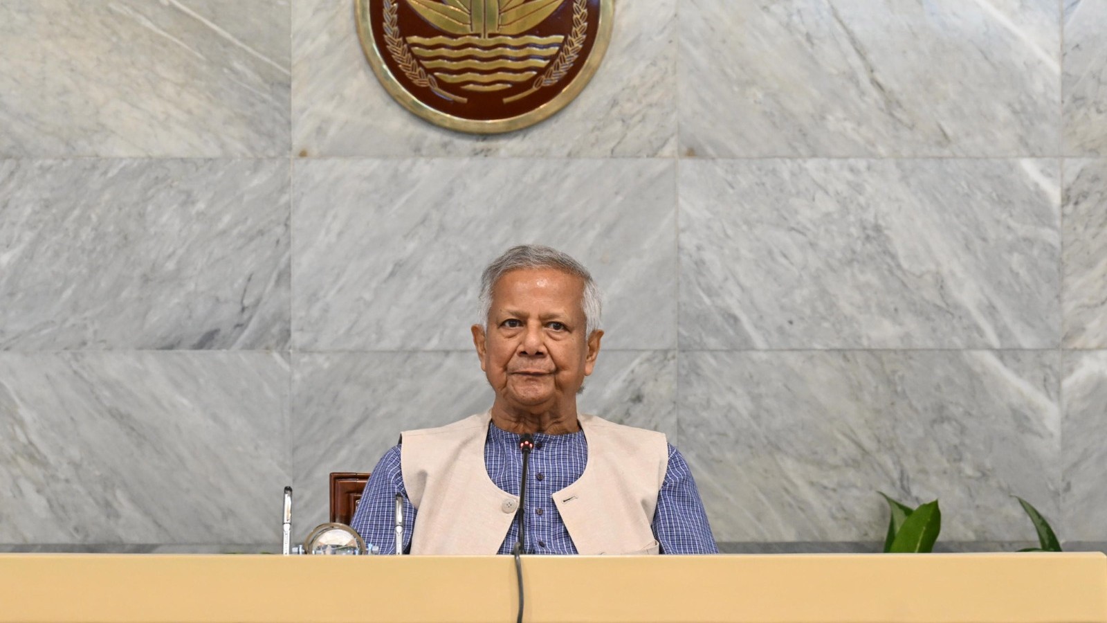 চামড়া শিল্পে অবহেলার কথা স্বীকার প্রধান উপদেষ্টার