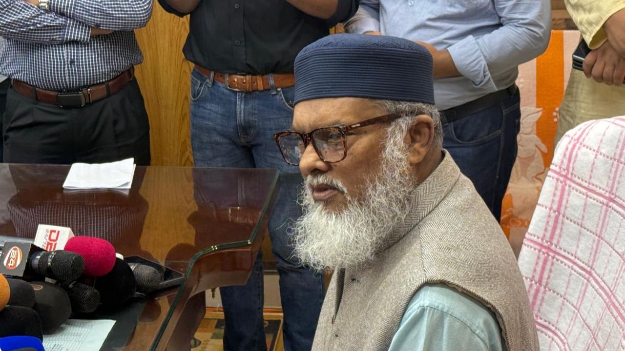 তাবলিগে জামাতের ২ গ্রুপের দ্বন্দ মেটাতে বৈঠকে ধর্ম ও স্বরাষ্ট্র উপদেষ্টা