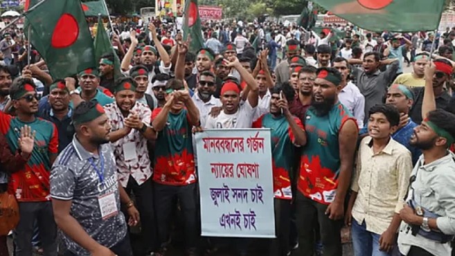 জুলাই সনদের দাবিতে শাহবাগ অবরোধ