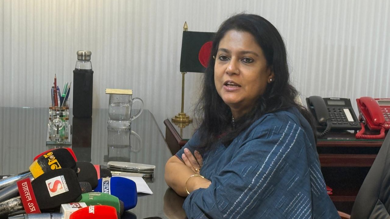 সাদা পাথর লুটে প্রশাসনের যোগসাজশের ইঙ্গিত