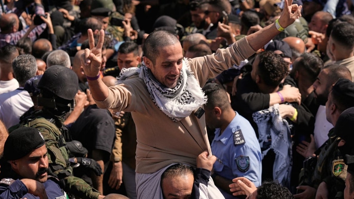 ৩ হাজার ৭০০ ফিলিস্তিনি বন্দিদের মুক্তি দিলো ইসরায়েল