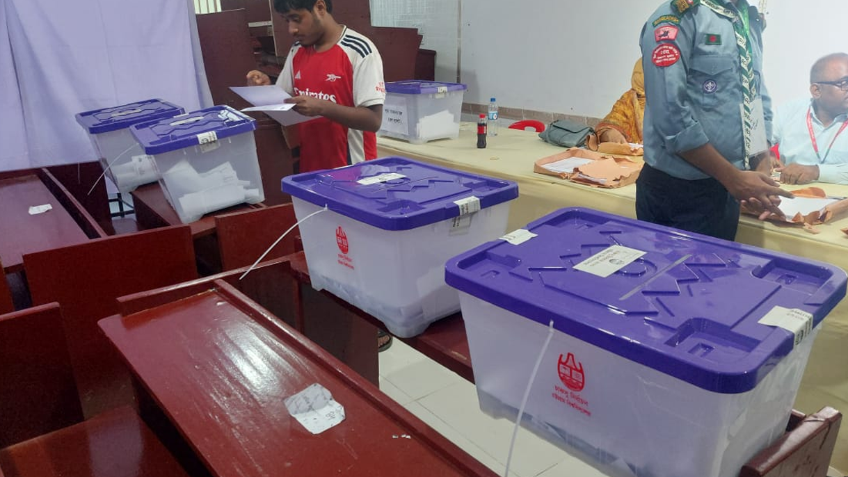 শেষ হলো চাকসু ভোটগ্রহণ, চলছে গণনার প্রস্তুতি