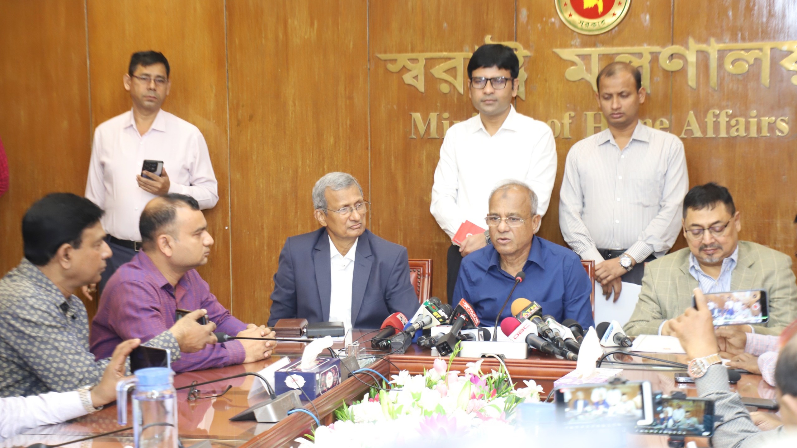 নির্বাচনের আগে আইনশৃঙ্খলা পরিস্থিতি অবনতির সম্ভাবনা নেই- স্বরাষ্ট্র উপদেষ্টা