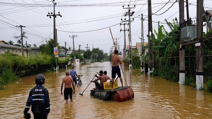 শ্রীলঙ্কায় বন্যায় ১৫৯ জনের মৃত্যু; নিখোঁজ ২০০, জরুরি অবস্থা জারি