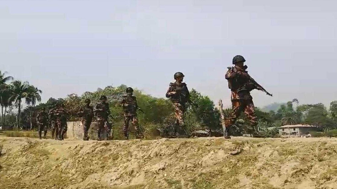 টেকনাফ সীমান্তে মাইন বিস্ফোরণে যুবকের পা বিচ্ছিন্ন