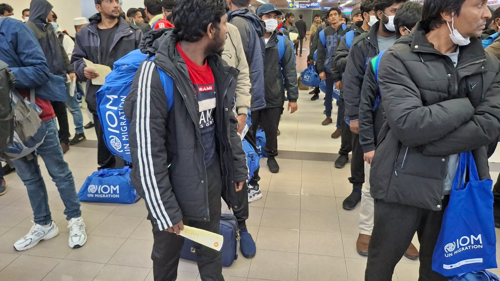 লিবিয়া থেকে ফিরলেন দুর্ভোগের শিকার ১৬৫ বাংলাদেশি