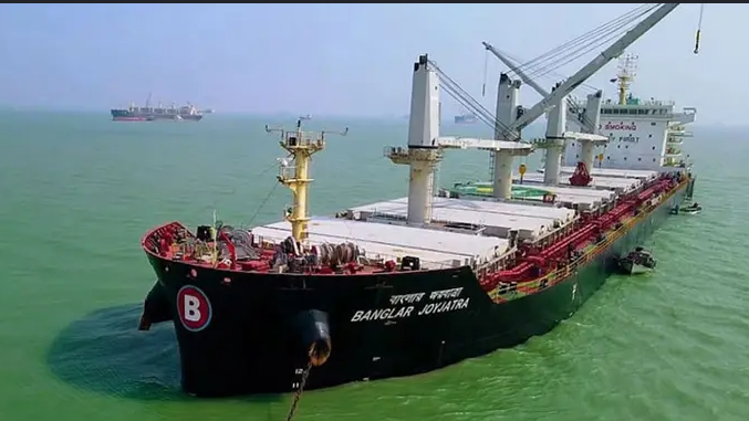 হরমুজ প্রণালি অতিক্রম করেছে এমভি বাংলার জয়যাত্রা
