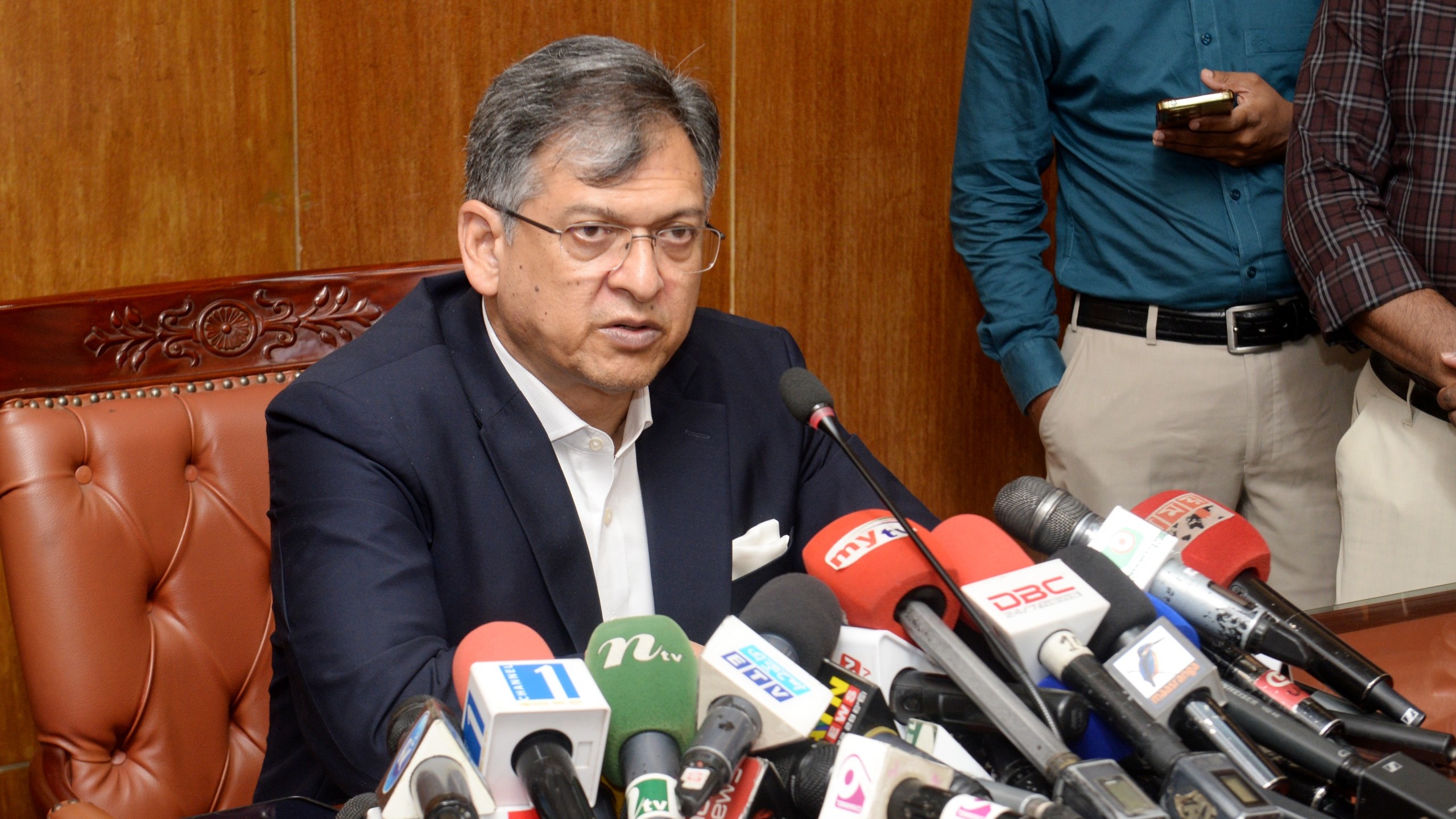 আন্দোলনের আড়ালে ‘ঘোলা পানিতে মাছ শিকার’ করতে চায় কিছু মহল: স্বরাষ্ট্রমন্ত্রী