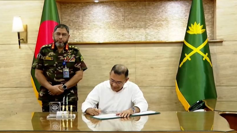 রাজনৈতিক মতাদর্শের উর্ধ্বে থেকে সেনা সদস্যদের পদোন্নতির আহ্বান প্রধানমন্ত্রীর