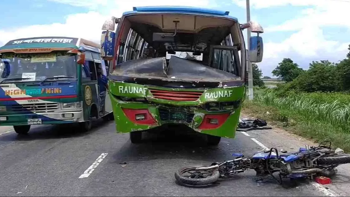 সাড়ে ৭ বছরে সড়কে প্রাণ গেল ৭,৩৬৪ শিক্ষার্থীর : সড়ক দুর্ঘটনায় ৭ বছরে নিহত ৭ হাজারের বেশি শিক্ষার্থী : রোড সেফটি ফাউন্ডেশন