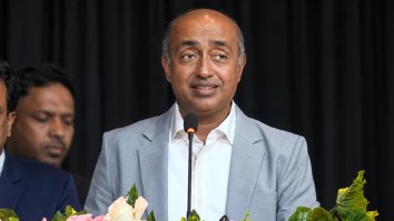 সন্তানকে সম্পত্তি দিলেও ভোগ-দখলে থাকবেন বাবা-মা: আইনমন্ত্রী