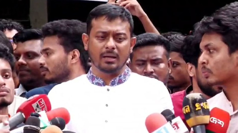 আলিফের চোখটা ফিরিয়ে দিন, আমরা চুপ হয়ে যাব: নাসীরুদ্দীন পাটওয়ারী