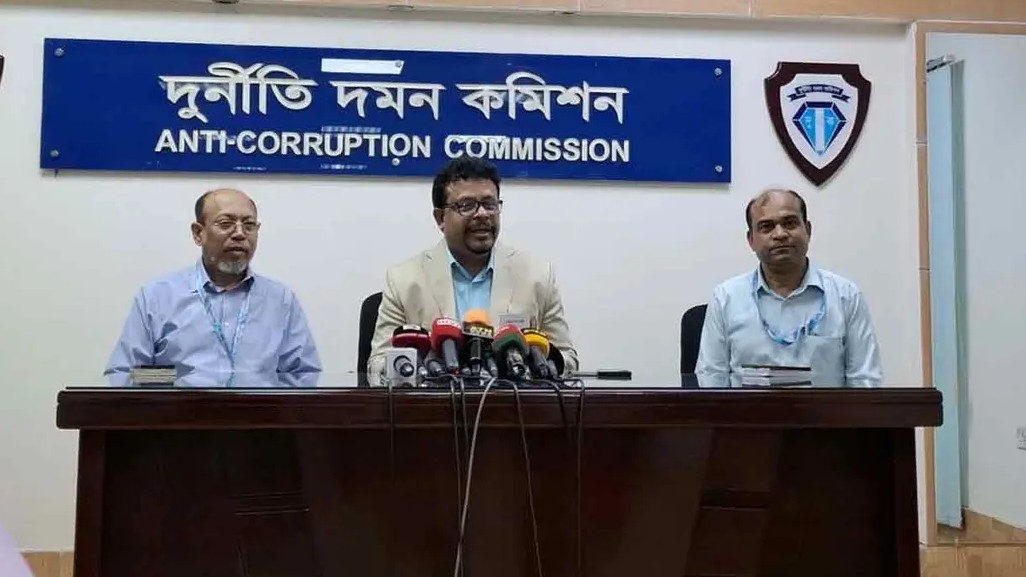বেনজীরের মুক্তির বিষয়ে আনুষ্ঠানিক তথ্য নেই, দুদকের গাফিলতি ছিল না: দুদক