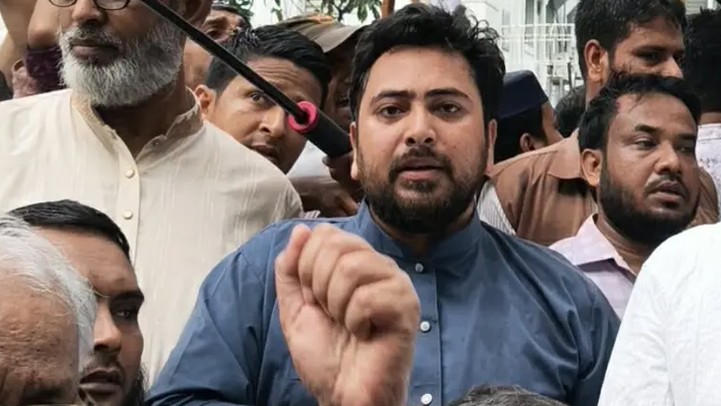 গ্যাসের দাম এক টাকাও বাড়ালে সরকার টিকবে না: নাহিদ ইসলাম
