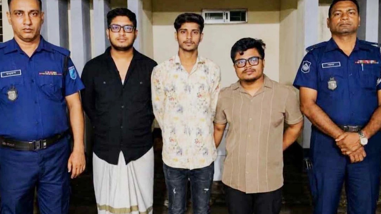 নরসিংদীতে নিষিদ্ধ ছাত্রলীগের ঝটিকা মিছিল, গ্রেপ্তার ৩