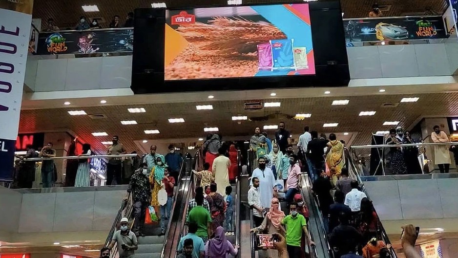 রাত ৮টার মধ্যে বন্ধ হবে শপিংমল ও দোকান