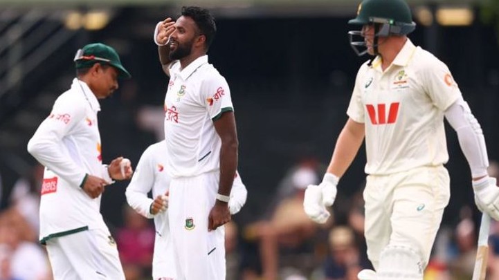 ইবাদত-তাসকিনের জোড়া আঘাতে চাপে অস্ট্রেলিয়া
