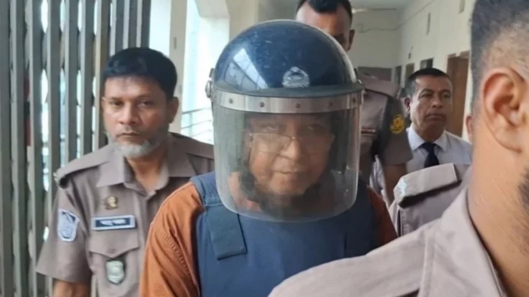 খালেদা জিয়াকে হত্যাচেষ্টা: রিমান্ড শেষে কারাগারে সাবেক যুগ্ম সচিব