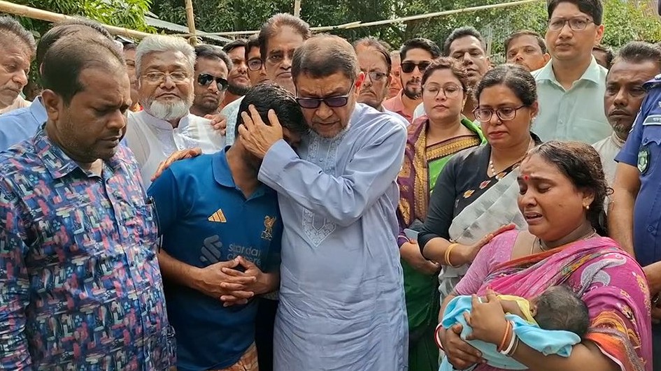 সিজারের পর পেটে গজ: প্রসূতির মৃত্যুতে তদন্তের আশ্বাস স্বাস্থ্যমন্ত্রীর