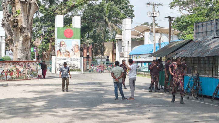 কলকাতায় নিহত পাঁচ বাংলাদেশির মরদেহ নিতে বেনাপোলে স্বজনরা
