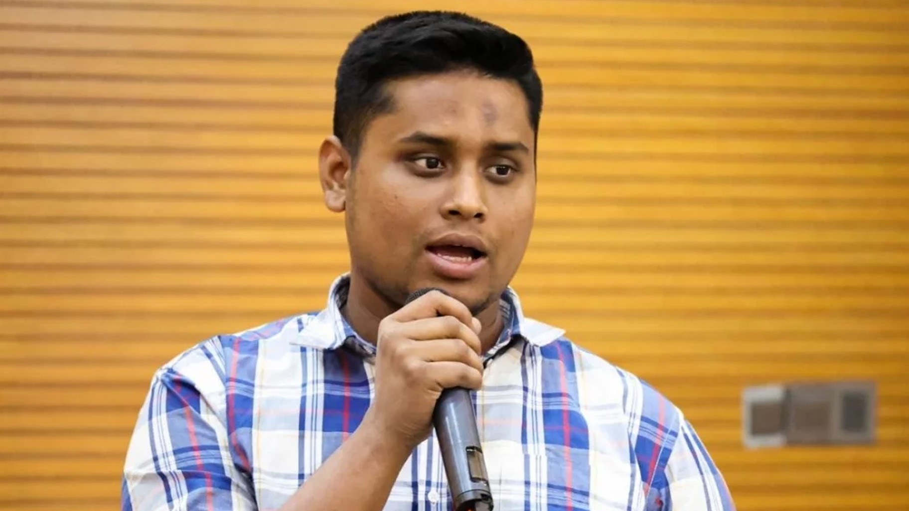 অর্থ কমিটির কার্যক্রম নিয়ে হাসনাতের ক্ষোভ