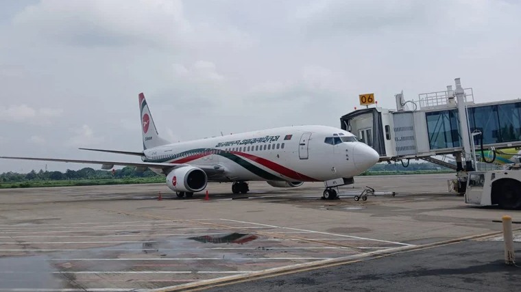 চট্টগ্রামগামী বিমানে অসুস্থ হয়ে নারী যাত্রীর মৃত্যু