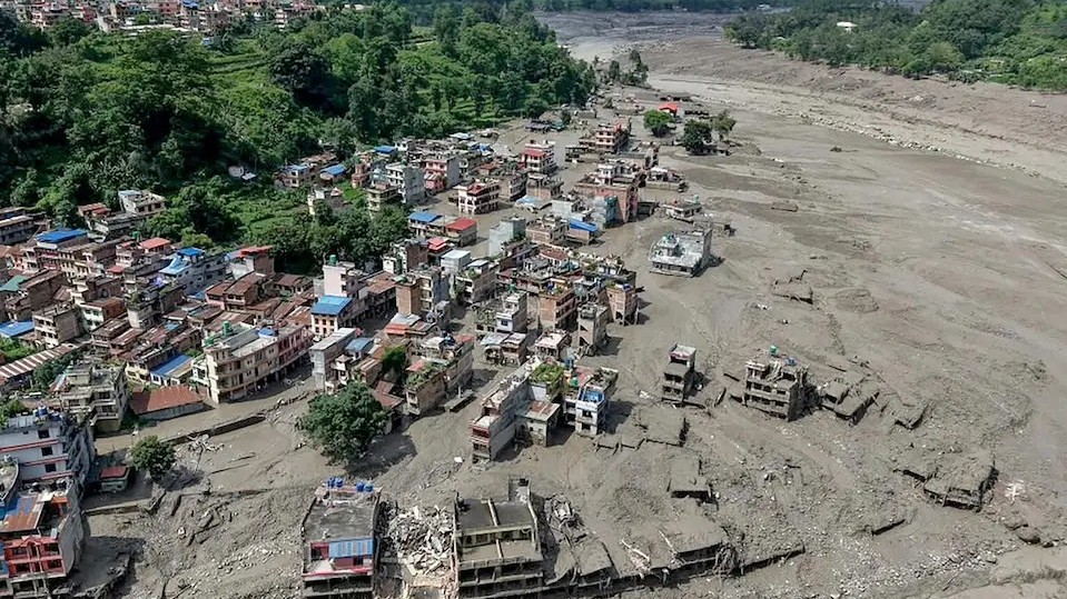 নেপাল-চীন সীমান্তে আকস্মিক বন্যা: কীভাবে ঘটল এই ভয়াবহ দুর্যোগ