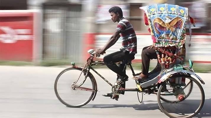 প্যাডেল রিকশা বন্ধ, ব্যাটারিচালিত রিকশা চালুর দাবিতে আইনি নোটিশ