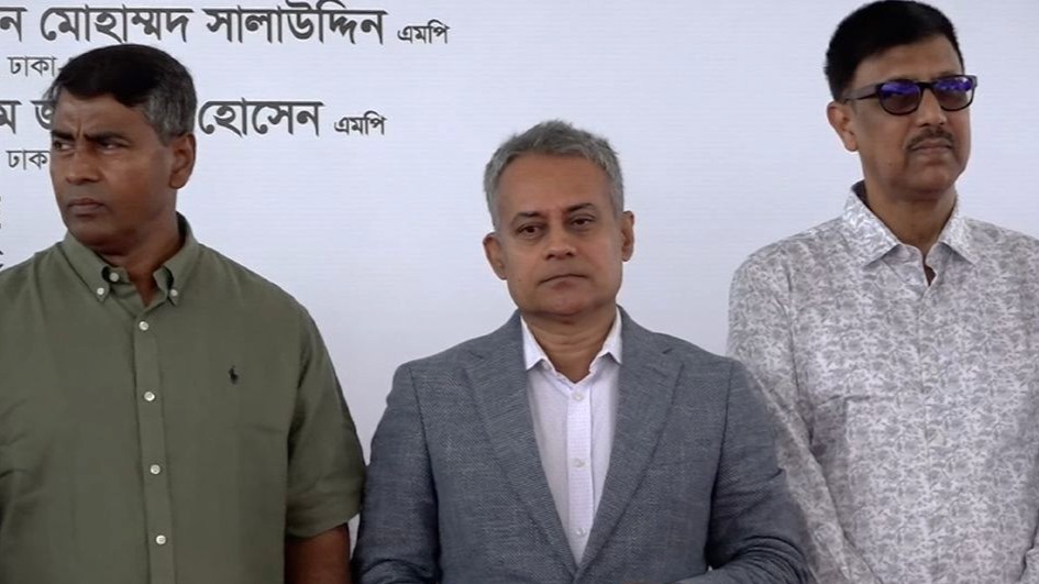 ঢাকা-আশুলিয়া এলিভেটেড এক্সপ্রেসওয়ের দুই সার্ভিস সেতু উদ্বোধন