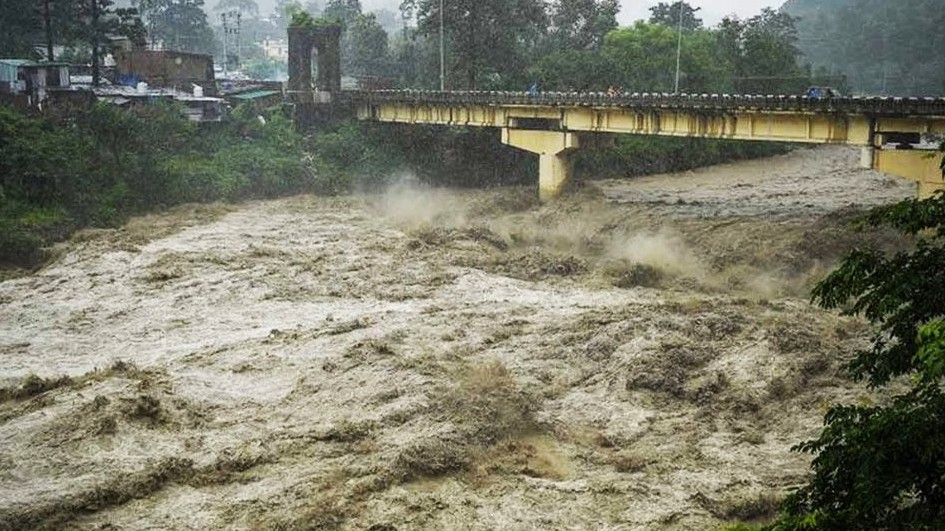 বৃষ্টি-ধসে বিপর্যস্ত উত্তরাখণ্ড, নিহত ৭; বন্ধ ১৭২ সড়ক