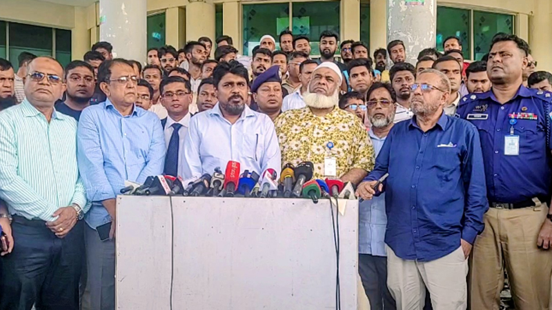 দুইদিন পর কর্মবিরতি প্রত্যাহার করলেন বগুড়ার ইন্টার্ন চিকিৎসকরা