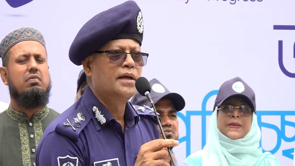 সরকারের বিরুদ্ধে ষড়যন্ত্রকারী পুলিশ কর্মকর্তারা চিহ্নিত: আইজিপি