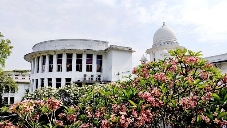 ইকোর্টের পূর্ণাঙ্গ রায়: সাবেক বিচারপতিদের সাধারণ পাসপোর্টে গোয়েন্দা ক্লিয়ারেন্স অবৈধ