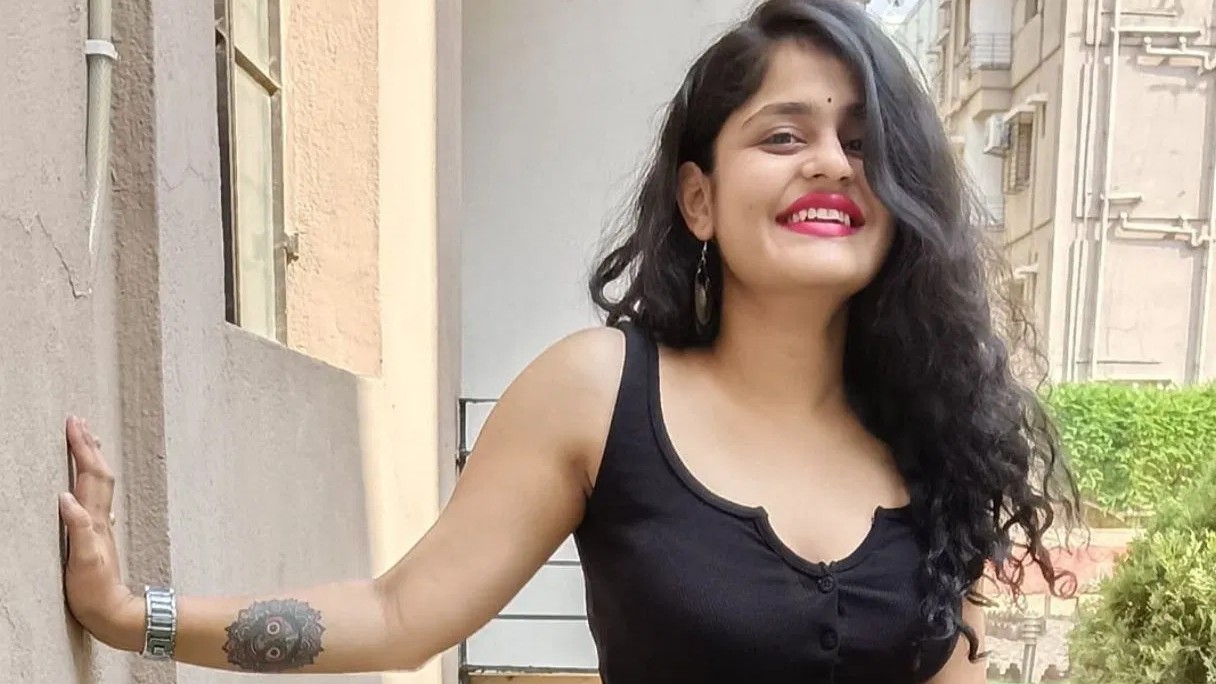 ‘মুসলিমদের চেয়ে হিন্দুরাই বেশি গরুর মাংস খায়’, বলে বিপাকে তিথি