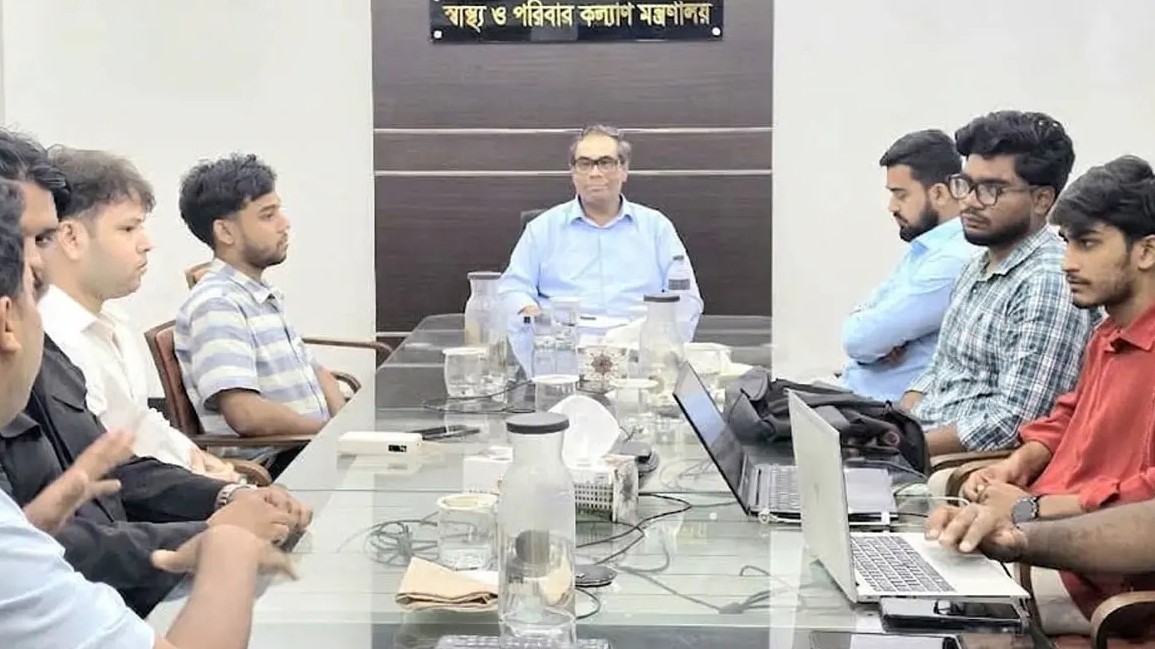 ডেঙ্গু ঠেকাতে কনটেন্ট ক্রিয়েটরদের সহযোগিতা চাইল স্বাস্থ্য মন্ত্রণালয়