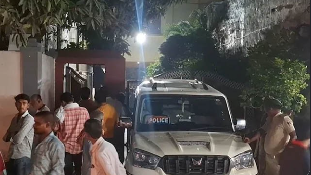 গাড়িতে পেট্রোল ঢেলে আগুন, আট দিন পর সেনাসদস্যের মৃত্যু