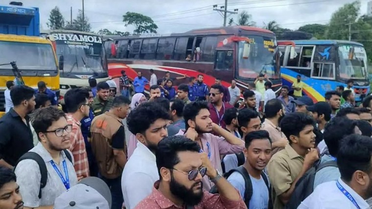 অপ্রতিম হত্যার বিচারের দাবিতে মহাসড়ক অবরোধ